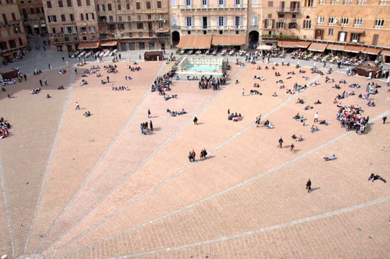 Piazza del Campo as seen by the ECLA students