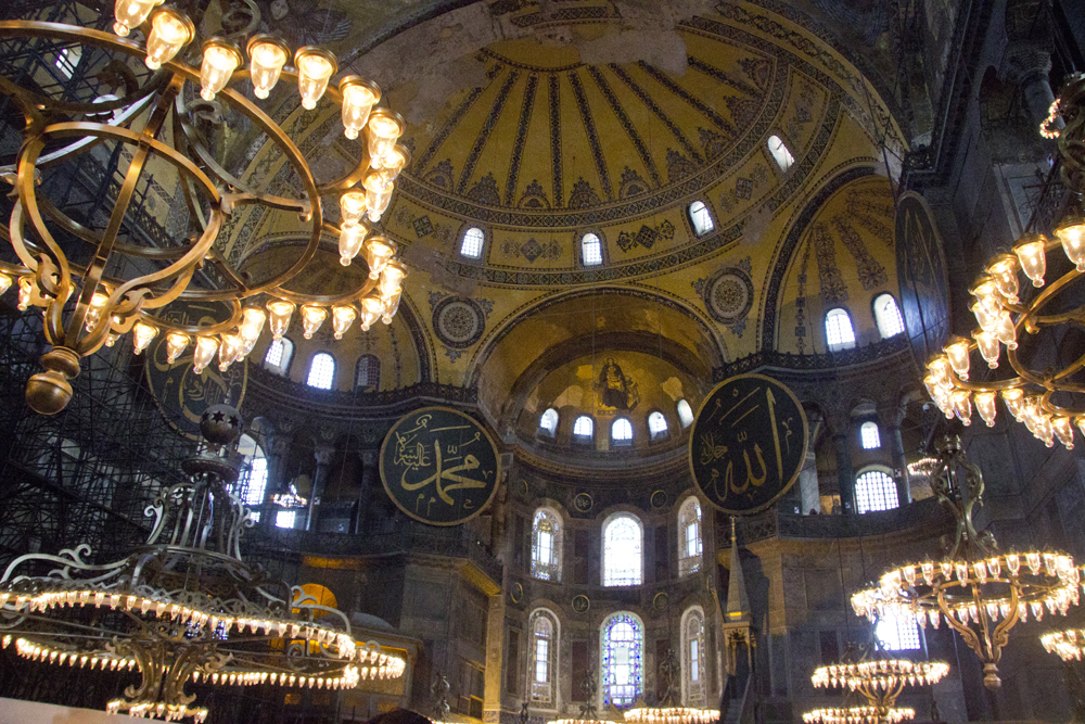 Hagia Sophia (gr. “holy wisdom”) was first a Greek Orthodox church, then an imperial mosque, and now – luckily for us – a museum. Although constructed in the sixth century AD, the building still courageously defies the storms of time and continues to fascinate the bewildered eyes of visitors from around the world. Photo: Inasa Bibic
