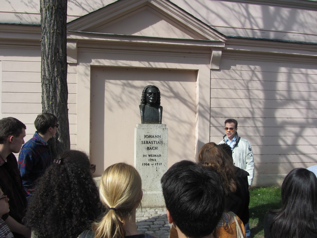 Students learn of Weimar’s many influential residents (Bach included) in the sun during guided walking tour.